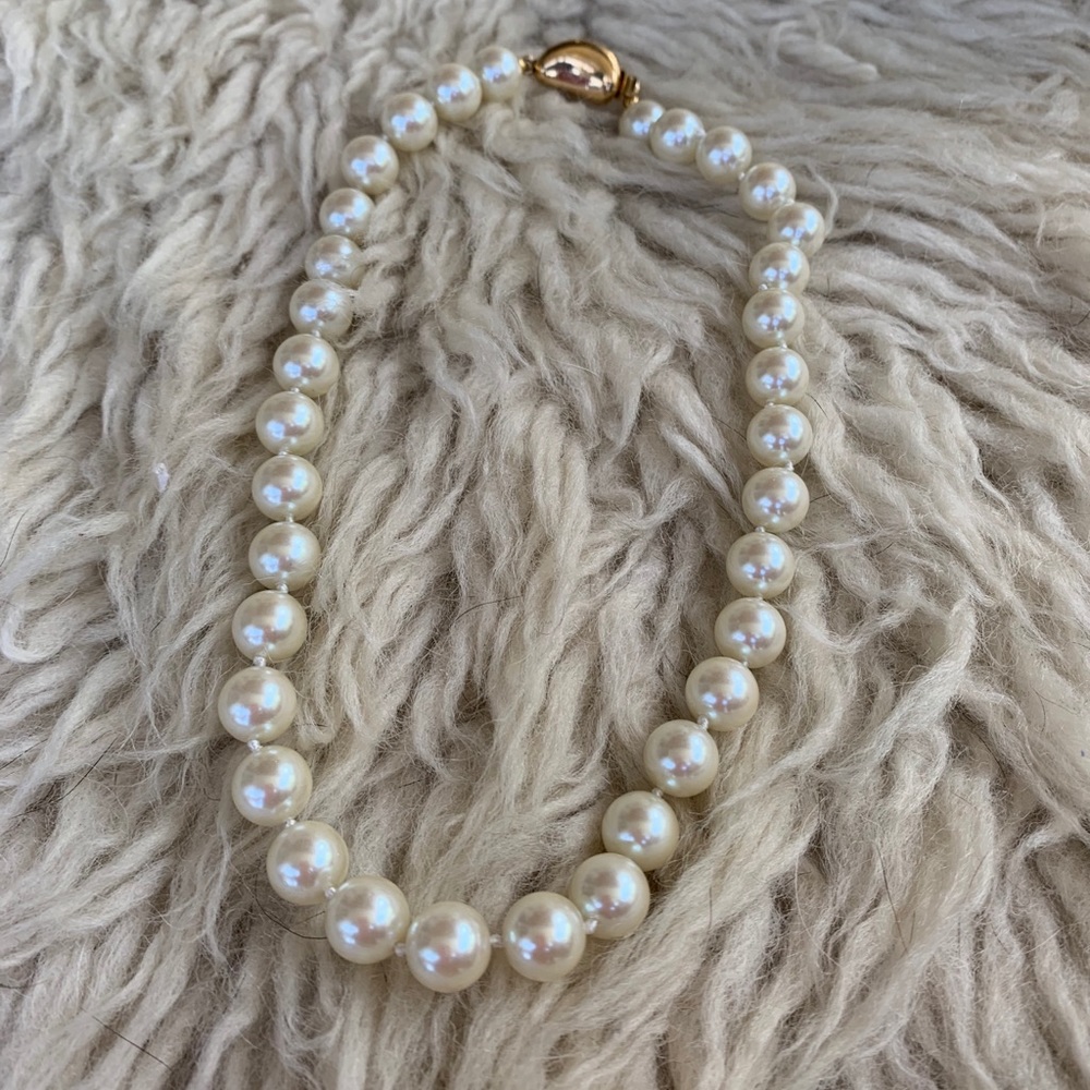 Carolee Pearl necklace